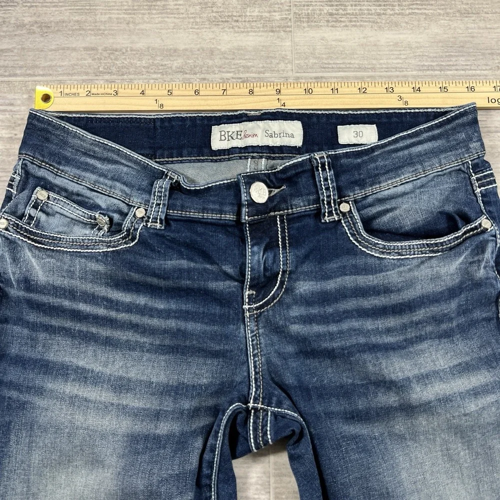 BKE Jeans Women's Sabrina Stretch Capris Denim Pants Size 30 (Actual 32X23.5) - Picture 4 of 11